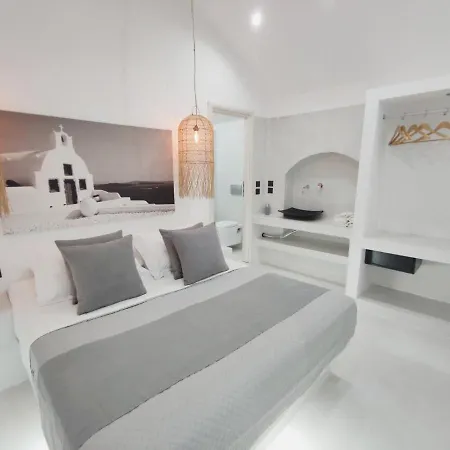 Sandy's Infinity Hotel Perissa (Santorini)